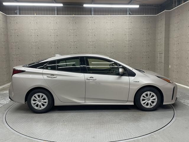 プリウス Ｓ　ワンオーナー　禁煙使用車　衝突軽減ブレーキ　純正メモリーナビ　フルセグテレビ　レーダークルーズコントロール　レーンアシスト　Ｂｌｕｅｔｏｏｔｈ接続（34枚目）