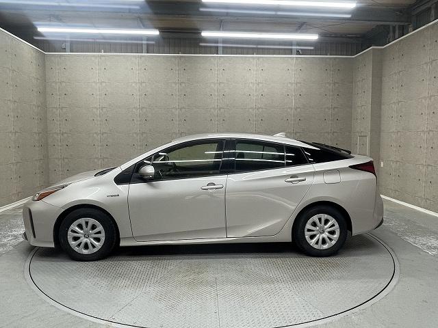 プリウス Ｓ　ワンオーナー　禁煙使用車　衝突軽減ブレーキ　純正メモリーナビ　フルセグテレビ　レーダークルーズコントロール　レーンアシスト　Ｂｌｕｅｔｏｏｔｈ接続（38枚目）