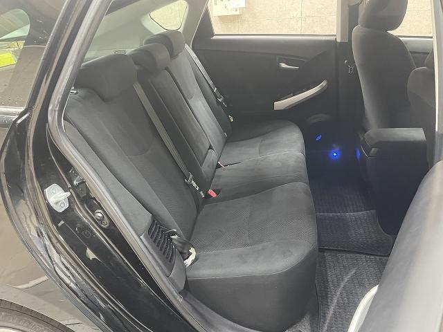 プリウス S 助手席リフトアップシートAタイプ ワンオーナー 純正メモリーナビ Bluetooth フルセグ バックカメラ スマートキー ETC 電動格納ミラー LEDヘッドライト(14枚目)