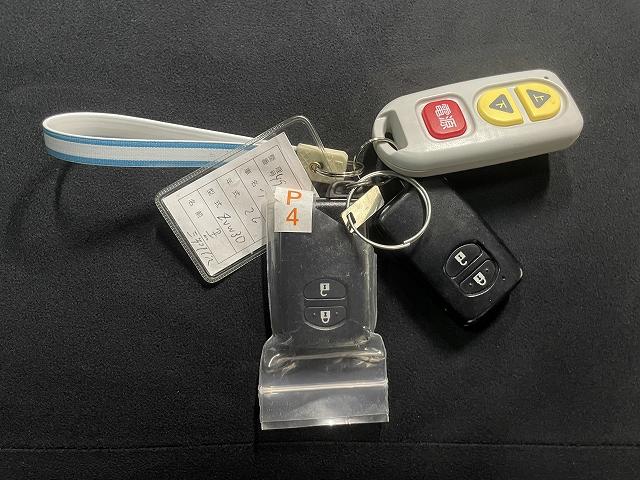 プリウス S 助手席リフトアップシートAタイプ ワンオーナー 純正メモリーナビ Bluetooth フルセグ バックカメラ スマートキー ETC 電動格納ミラー LEDヘッドライト(17枚目)