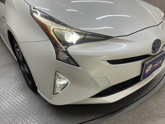 プリウス Ｓツーリングセレクション　衝突軽減ブレーキ　レーンアシスト　レザーシート　クルーズコントロール　ＤＶＤ再生機能　ＥＴＣ　ＬＥＤライト　Ｂｌｕｅｔｏｏｔｈ接続　クルーズコントロール（19枚目）