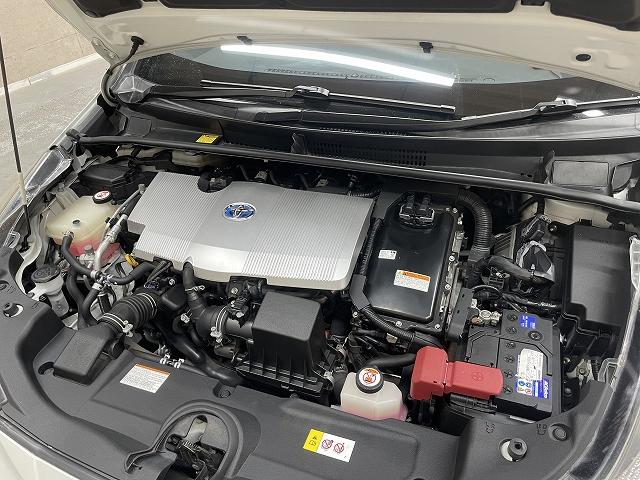 プリウス Ｓツーリングセレクション　衝突軽減ブレーキ　レーンアシスト　レザーシート　クルーズコントロール　ＤＶＤ再生機能　ＥＴＣ　ＬＥＤライト　Ｂｌｕｅｔｏｏｔｈ接続　クルーズコントロール（20枚目）