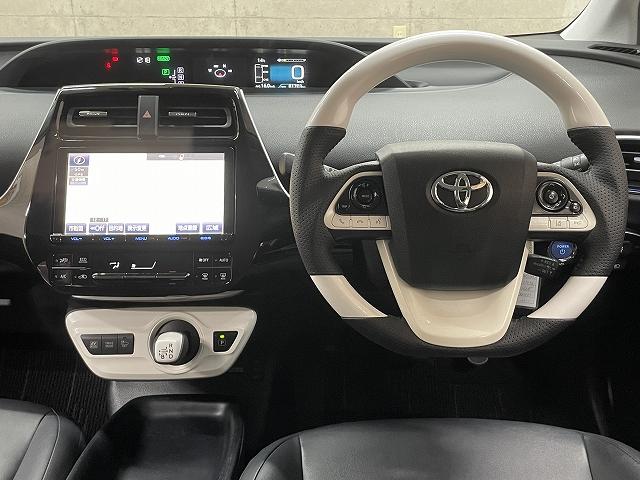 プリウス Ｓツーリングセレクション　衝突軽減ブレーキ　レーンアシスト　レザーシート　クルーズコントロール　ＤＶＤ再生機能　ＥＴＣ　ＬＥＤライト　Ｂｌｕｅｔｏｏｔｈ接続　クルーズコントロール（23枚目）