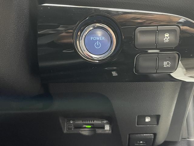 プリウス Ｓツーリングセレクション　衝突軽減ブレーキ　レーンアシスト　レザーシート　クルーズコントロール　ＤＶＤ再生機能　ＥＴＣ　ＬＥＤライト　Ｂｌｕｅｔｏｏｔｈ接続　クルーズコントロール（24枚目）