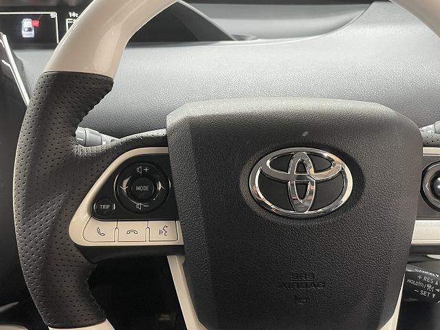 プリウス Ｓツーリングセレクション　衝突軽減ブレーキ　レーンアシスト　レザーシート　クルーズコントロール　ＤＶＤ再生機能　ＥＴＣ　ＬＥＤライト　Ｂｌｕｅｔｏｏｔｈ接続　クルーズコントロール（25枚目）