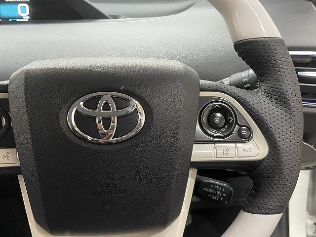 プリウス Ｓツーリングセレクション　衝突軽減ブレーキ　レーンアシスト　レザーシート　クルーズコントロール　ＤＶＤ再生機能　ＥＴＣ　ＬＥＤライト　Ｂｌｕｅｔｏｏｔｈ接続　クルーズコントロール（26枚目）