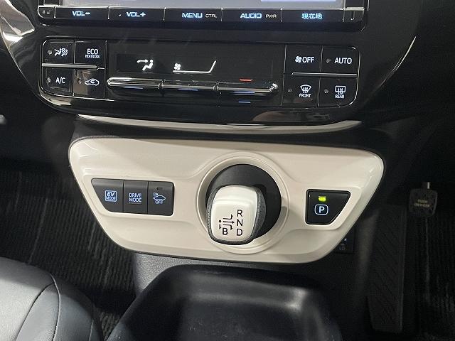 プリウス Ｓツーリングセレクション　衝突軽減ブレーキ　レーンアシスト　レザーシート　クルーズコントロール　ＤＶＤ再生機能　ＥＴＣ　ＬＥＤライト　Ｂｌｕｅｔｏｏｔｈ接続　クルーズコントロール（33枚目）