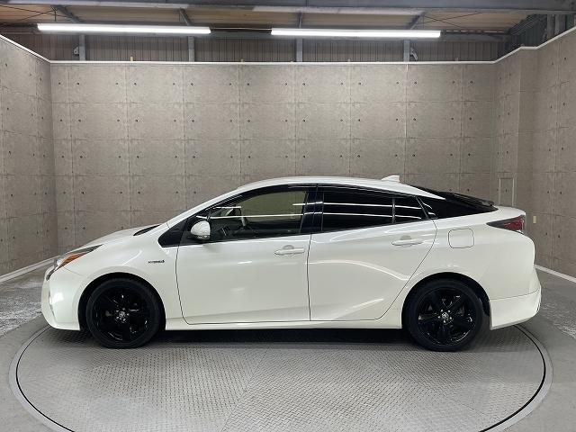 プリウス Ｓツーリングセレクション　衝突軽減ブレーキ　レーンアシスト　レザーシート　クルーズコントロール　ＤＶＤ再生機能　ＥＴＣ　ＬＥＤライト　Ｂｌｕｅｔｏｏｔｈ接続　クルーズコントロール（39枚目）