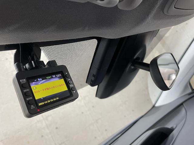 プリウス Ｓ　純正メモリーナビ　バックカメラ　ＬＥＤライト　Ｗエアバッグ　スマートキー　クルーズコントロール　ＥＴＣ　Ｂｌｕｅｔｏｏｔｈ接続（10枚目）