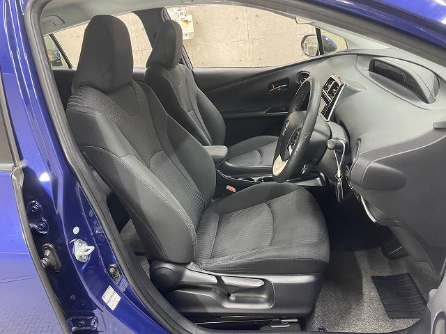 プリウス Ｓ　純正メモリーナビ　バックカメラ　ＬＥＤライト　Ｗエアバッグ　スマートキー　クルーズコントロール　ＥＴＣ　Ｂｌｕｅｔｏｏｔｈ接続（14枚目）