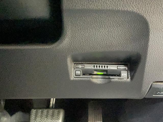 プリウス Ｓ　純正メモリーナビ　バックカメラ　ＬＥＤライト　Ｗエアバッグ　スマートキー　クルーズコントロール　ＥＴＣ　Ｂｌｕｅｔｏｏｔｈ接続（21枚目）