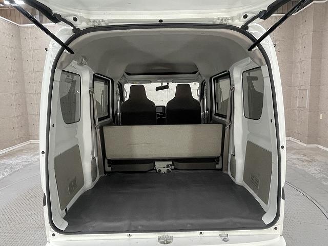 ＮＶ１００クリッパーバン ＤＸ　ＧＬパッケージ　メモリーナビ　フルセグテレビ　キーレスエントリ―　ＥＴＣ　ＤＶＤ再生機能　Ｗエアバッグ　バックカメラ　Ｂｌｕｅｔｏｏｔｈ接続（17枚目）