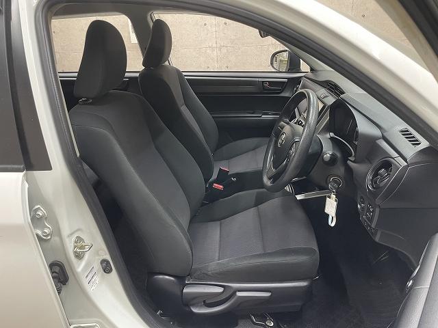 カローラフィールダー ハイブリッド 衝突軽減ブレーキ レーンアシスト メモリーナビ キーレスエントリ― バックカメラ Wエアバッグ ETC Bluetooth接続(13枚目)