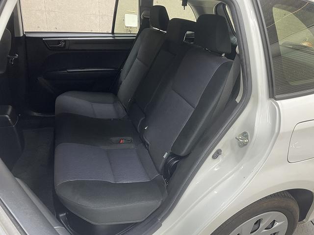 カローラフィールダー ハイブリッド 衝突軽減ブレーキ レーンアシスト メモリーナビ キーレスエントリ― バックカメラ Wエアバッグ ETC Bluetooth接続(14枚目)