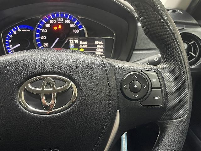 カローラフィールダー ハイブリッド 衝突軽減ブレーキ レーンアシスト メモリーナビ キーレスエントリ― バックカメラ Wエアバッグ ETC Bluetooth接続(23枚目)