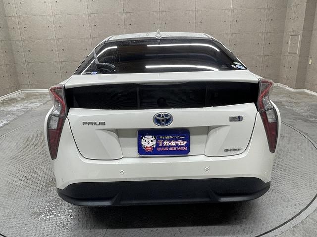 プリウス Ａプレミアム　ツーリングセレクション　ワンオーナー使用車　４ＷＤ　純正メモリーナビ　フルセグテレビ　バックカメラ　ＬＥＤライト　クルーズコントロール　ヘッドアップディスプレー（10枚目）