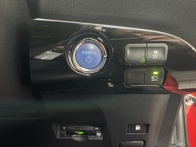 プリウス Ｓツーリングセレクション　ワンオーナー使用車　禁煙使用車　衝突軽減ブレーキ　レーンアシスト　９インチ純正メモリーナビ　フルセグテレビ　バックカメラ　ＬＥＤライト　レーダークルーズコントロール　革シート　シートヒーター（22枚目）