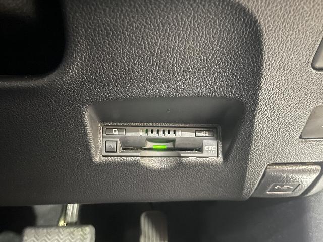 プリウス Aプレミアム ツーリングセレクション メモリーナビ フルセグテレビ 衝突軽減ブレーキ レーンアシスト ヘッドアップディスプレー バックカメラ モデリスタエアロ LEDライト レーダークルーズコントロール シートヒーター BSM(23枚目)