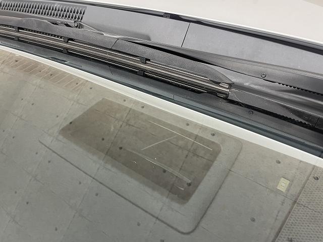 プリウス Aプレミアム ツーリングセレクション メモリーナビ フルセグテレビ 衝突軽減ブレーキ レーンアシスト ヘッドアップディスプレー バックカメラ モデリスタエアロ LEDライト レーダークルーズコントロール シートヒーター BSM(24枚目)