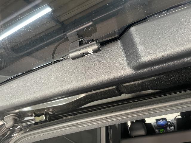 ハイエースバン スーパーGL ダークプライムII 11インチメモリーナビ フルセグテレビ Wエアバッグ 両側パワースライドドア フローティングナビ デジタルインナーミラー DVD再生機能 Bluetooth接続 フィリップダウン モデリスタエアロ(21枚目)