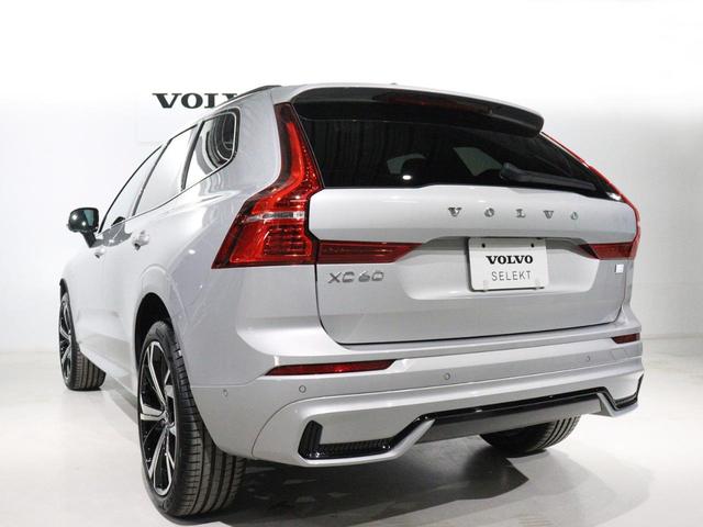 ＸＣ６０ リチャージアルティメトＴ６ＡＷＤプラグインハイブリド　登録済未使用車　ＰＨＥＶ　電動パノラマサンルーフ　４ＷＤ　Ｇｏｏｇｌｅ搭載　ｈａｒｍａｎ／ｋａｒｄｏｎプレミアムサウンド　リラクゼーション機能　前後シートヒーター　クリスタルシフトノブ　３６０度カメラ（31枚目）