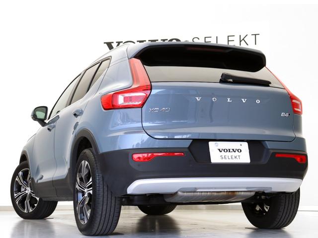 ＸＣ４０ Ｂ４　ＡＷＤ　インスクリプション　パノラマサンルーフ　４８Ｖ　白革　サンダーグレーメタリック　ｈａｒｍａｎ／ｋａｒｄｏｎ　前後純正ドラレコ　前後シートヒーター　ステアリングヒーター　クリスタルシフトノブ　１９ＡＷ　ドリフトウッドパネル（18枚目）