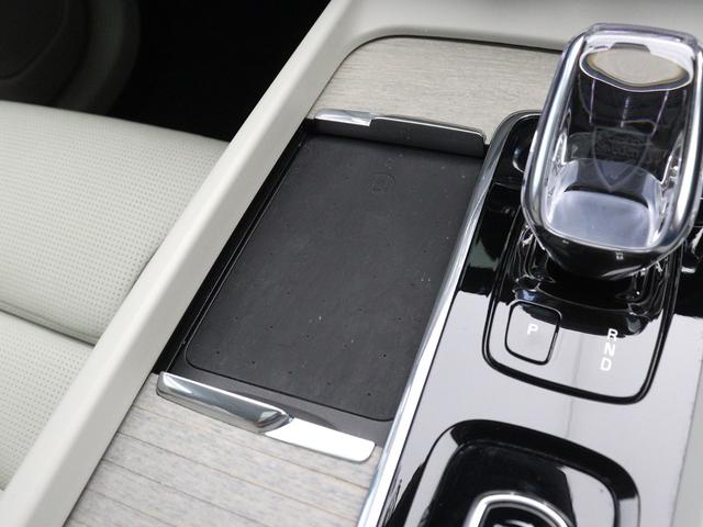 XC60 リチャージ PHV T8 AWD インスクリプション PHEV サンルーフ B&W エアサス 2022モデル Google搭載 ドラレコ ベンチレーション機能 リラクゼーション機能 前後シートヒーター 20AW クリスタルシフトノブ ドリフトウッドパネル(21枚目)