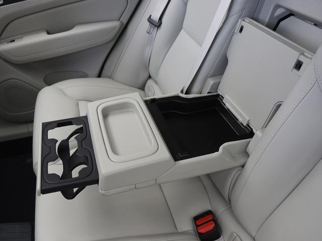 XC60 リチャージ PHV T8 AWD インスクリプション PHEV サンルーフ B&W エアサス 2022モデル Google搭載 ドラレコ ベンチレーション機能 リラクゼーション機能 前後シートヒーター 20AW クリスタルシフトノブ ドリフトウッドパネル(42枚目)