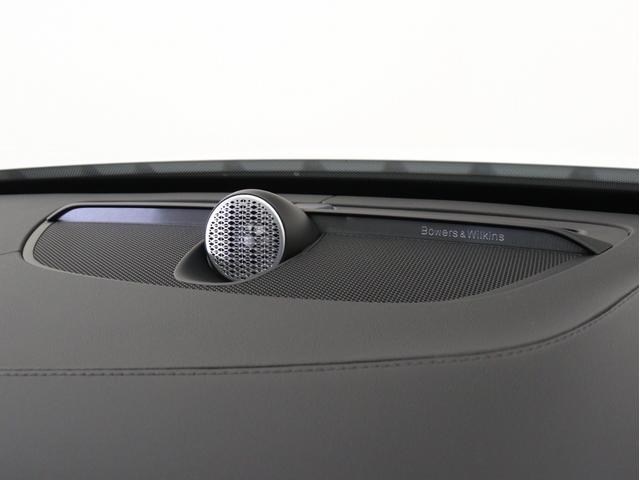 ＸＣ９０ ウルトラ　Ｔ８　ＡＷＤ　プラグインハイブリッド　ＰＨＥＶ　サンルーフ　Ｂ＆Ｗ　エアサス　Ｇｏｏｇｌｅ搭載　ドラレコ　前後シートヒーター　ステアリングホイールヒーター　ワイヤレススマホチャージ　クリスタルガラスシフトノブ　ブラウンアッシュウッドパネル（6枚目）