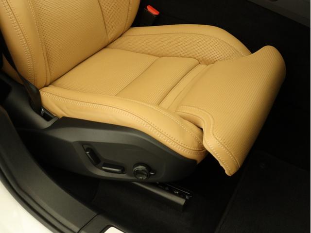 XC60 リチャージアルティメトT6AWDプラグインハイブリド PHEV 電動パノラマサンルーフ B&Wプレミアムサウンド エアサス Google搭載 前後純正ドラレコ クリスタルシフトノブ リニアライムウッドパネル 前後シートヒーター ステアリングホイールヒータ(37枚目)