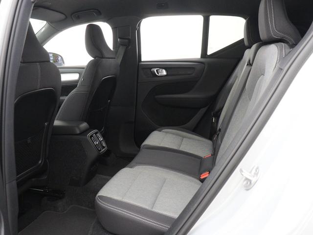 ＸＣ４０ プラス　Ｂ４　ＡＷＤ　クライメートＰＫＧ　Ｇｏｏｇｌｅ搭載　ドラレコ　４８Ｖ　前後シートヒーター　ステアリングホイールヒーター　リア５面ダークティンテッドガラス　ワイヤレススマホチャージ　パワーテールゲート　３６０°カメラ（12枚目）