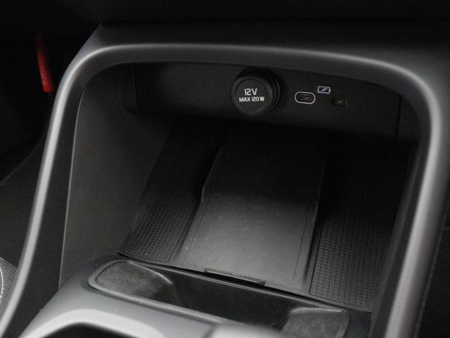 ＸＣ４０ プラス　Ｂ４　ＡＷＤ　クライメートＰＫＧ　Ｇｏｏｇｌｅ搭載　ドラレコ　４８Ｖ　前後シートヒーター　ステアリングホイールヒーター　リア５面ダークティンテッドガラス　ワイヤレススマホチャージ　パワーテールゲート　３６０°カメラ（18枚目）