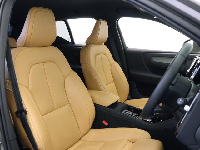 ＸＣ４０ Ｂ４　ＡＷＤ　インスクリプション　前後純正ドラレコ　４８Ｖ　茶革　ｈａｒｍａｎ／ｋａｒｄｏｎ　前後シートヒーター　ステアリングホイールヒーター　クリスタルシフトノブ　ワイヤレススマホチャージ　パワーテールゲート　３６０°カメラ（37枚目）