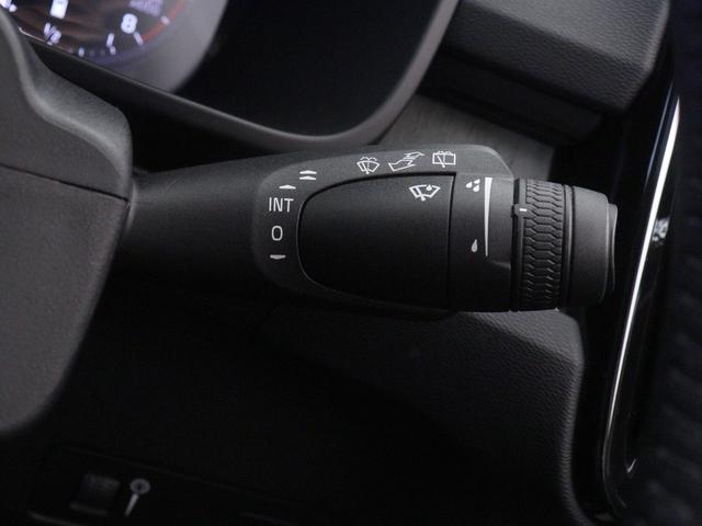 ＸＣ４０ Ｂ４　ＡＷＤ　インスクリプション　前後純正ドラレコ　４８Ｖ　茶革　ｈａｒｍａｎ／ｋａｒｄｏｎ　前後シートヒーター　ステアリングホイールヒーター　クリスタルシフトノブ　ワイヤレススマホチャージ　パワーテールゲート　３６０°カメラ（50枚目）