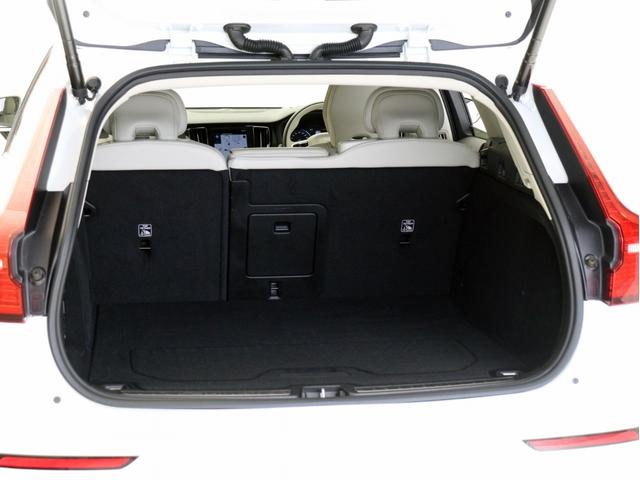 V60 B5 インスクリプション B5エンジン クライメートPKG 前後純正ドラレコ 48V 18インチAW 前後シートヒーター リラクゼーション機能 ワイヤレススマホチャージ ドリフトウッドパネル harman/kardon(10枚目)