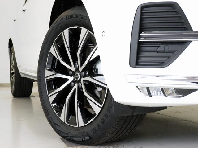 XC60 ウルトラ B5 AWD サンルーフ 社内使用車 Google ドラレコ 48V harman/kardon ドリフトウッドパネル 19インチAW リラクゼーション機能 前後シートヒーター ステアリングホイールヒーター(8枚目)