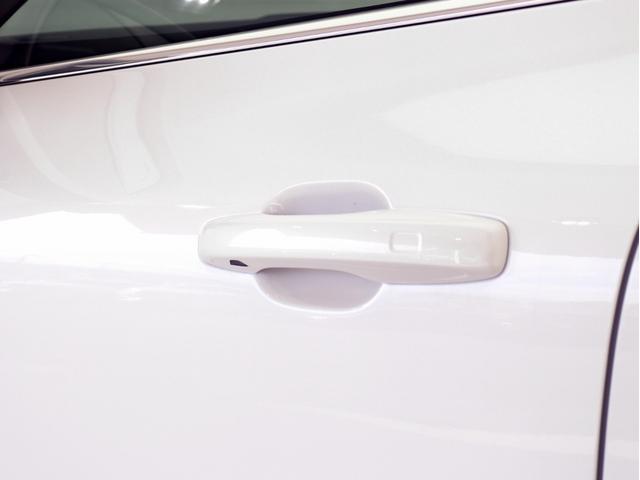 XC60 ウルトラ B5 AWD サンルーフ 社内使用車 Google ドラレコ 48V harman/kardon ドリフトウッドパネル 19インチAW リラクゼーション機能 前後シートヒーター ステアリングホイールヒーター(26枚目)