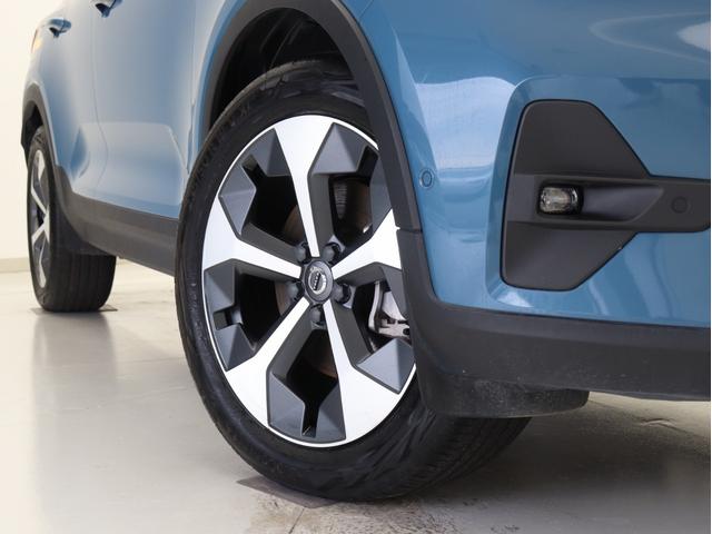 XC40 アルティメット B4 AWD Google ドラレコ 48V 黒革 19インチAW harman/kardon 前後シートヒーター ステアリングヒーター クリスタルシフトノブ ドリフトウッドパネル リアカメラ&360°カメラ(7枚目)