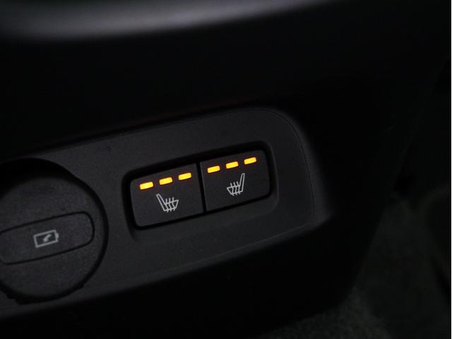 XC40 アルティメット B4 AWD Google ドラレコ 48V 黒革 19インチAW harman/kardon 前後シートヒーター ステアリングヒーター クリスタルシフトノブ ドリフトウッドパネル リアカメラ&360°カメラ(13枚目)