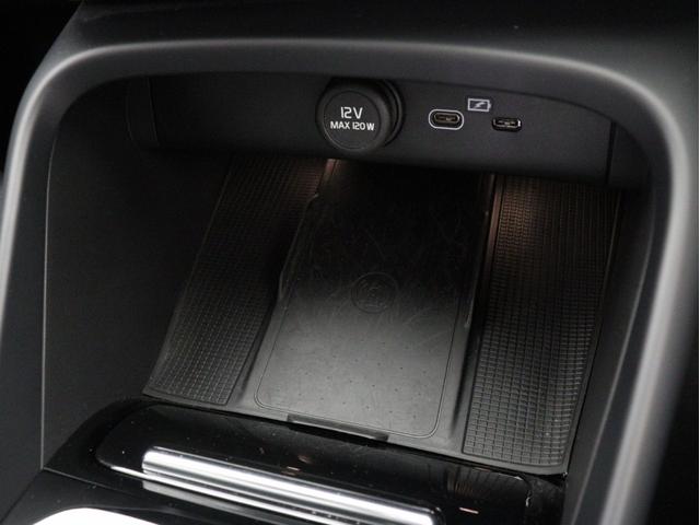 XC40 アルティメット B4 AWD Google ドラレコ 48V 黒革 19インチAW harman/kardon 前後シートヒーター ステアリングヒーター クリスタルシフトノブ ドリフトウッドパネル リアカメラ&360°カメラ(19枚目)