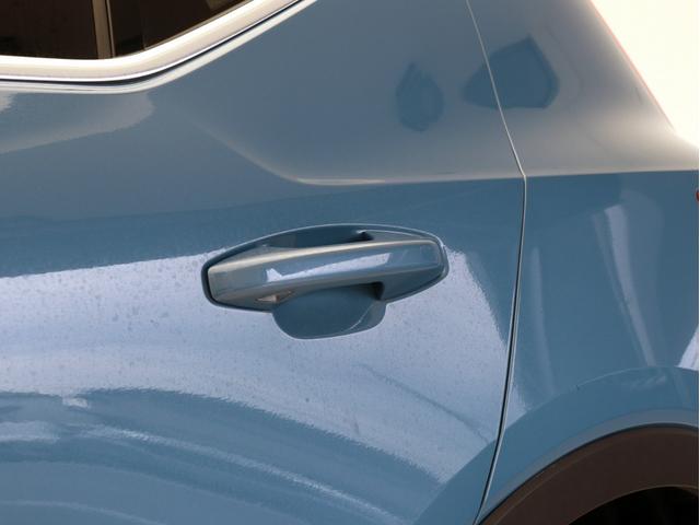 XC40 アルティメット B4 AWD Google ドラレコ 48V 黒革 19インチAW harman/kardon 前後シートヒーター ステアリングヒーター クリスタルシフトノブ ドリフトウッドパネル リアカメラ&360°カメラ(26枚目)