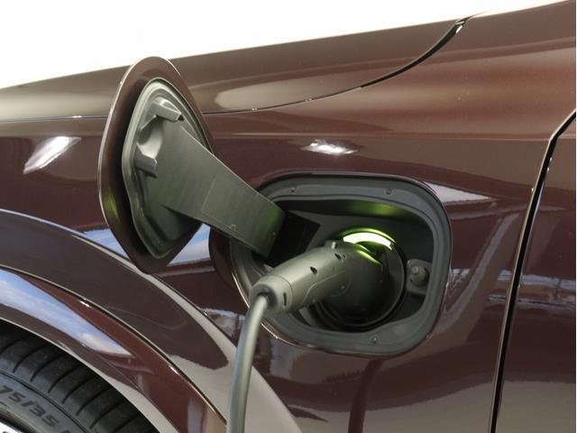 XC90 ウルトラ T8 AWD プラグインハイブリッド PHEV サンルーフ B&W エアサス Google ドラレコ 前後シートヒーター シートエアコン ステアリングホイールヒーター ワイヤレススマホチャージ クリスタルガラスシフトノブ 22AW(9枚目)