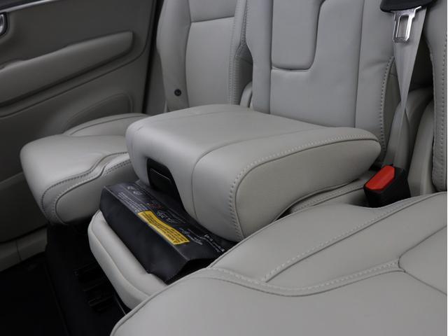 XC90 ウルトラ T8 AWD プラグインハイブリッド PHEV サンルーフ B&W エアサス Google ドラレコ 前後シートヒーター シートエアコン ステアリングホイールヒーター ワイヤレススマホチャージ クリスタルガラスシフトノブ 22AW(16枚目)