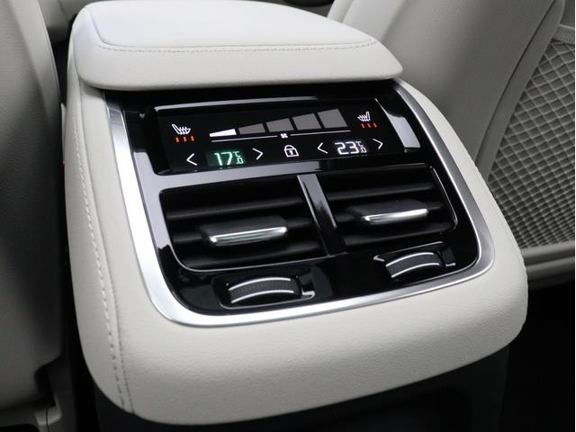 XC90 ウルトラ T8 AWD プラグインハイブリッド PHEV サンルーフ B&W エアサス Google ドラレコ 前後シートヒーター シートエアコン ステアリングホイールヒーター ワイヤレススマホチャージ クリスタルガラスシフトノブ 22AW(17枚目)
