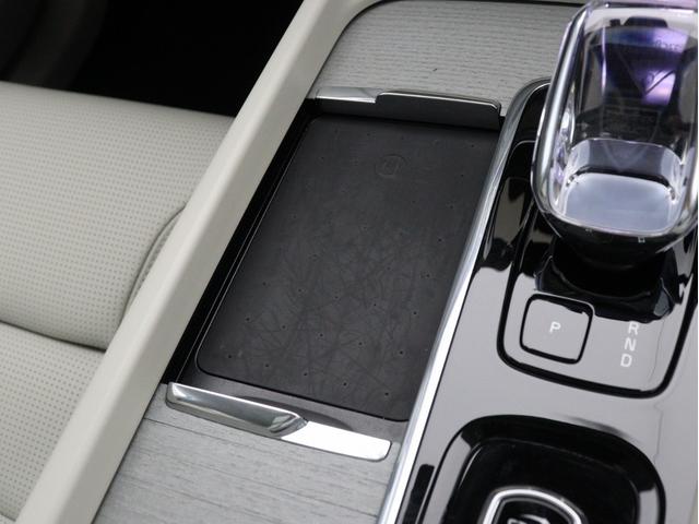 XC60 ウルトラ B5 AWD サンルーフ B&W エアサス Google搭載 ドラレコ 48V ラミネーテッドサイドウインドー 白革 前後シートヒーター ステアリングヒーター クリスタルシフトノブ ドリフトウッドパネル 19AW(19枚目)