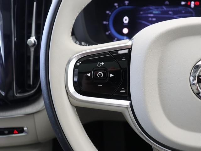 XC60 ウルトラ B5 AWD サンルーフ B&W エアサス Google搭載 ドラレコ 48V ラミネーテッドサイドウインドー 白革 前後シートヒーター ステアリングヒーター クリスタルシフトノブ ドリフトウッドパネル 19AW(20枚目)