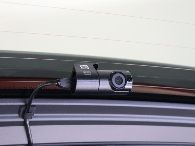 XC60 ウルトラ B5 AWD サンルーフ B&W エアサス Google搭載 ドラレコ 48V ラミネーテッドサイドウインドー 白革 前後シートヒーター ステアリングヒーター クリスタルシフトノブ ドリフトウッドパネル 19AW(34枚目)