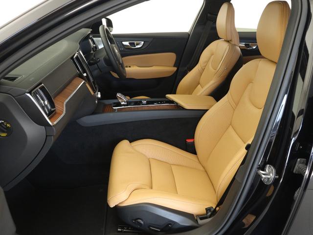 V60 クロスカントリー ウルトラ B5 AWD B&W Google搭載 ドラレコ 48V 茶革 19インチAW ドリフトウッドパネル クリスタルシフトノブ ベンチレーション機能 リラクゼーション機能 前後シートヒーター ステアリングヒーター(12枚目)