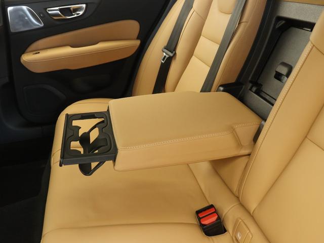 V60 クロスカントリー ウルトラ B5 AWD B&W Google搭載 ドラレコ 48V 茶革 19インチAW ドリフトウッドパネル クリスタルシフトノブ ベンチレーション機能 リラクゼーション機能 前後シートヒーター ステアリングヒーター(41枚目)