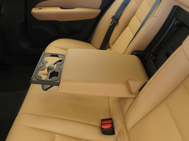 V60 ウルトラ B4 Google搭載 ドラレコ 48V 茶革 リニアライムウッドパネル クリスタルシフトノブ 前後シートヒーター ステアリングホイールヒーター リラクゼーション&ベンチレーション機能 パワーテールゲート(40枚目)